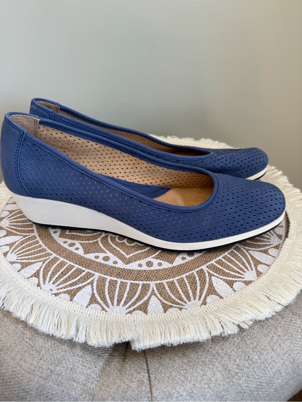 NATURALIZER Women's Blue Perforated LEATHER Wedge Shoes Size 11 Comfort